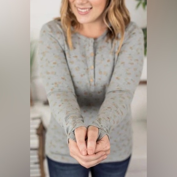 Michelle Mae Harper Henley Top- Grey W/ Yellow Floral - Picture 1 of 6